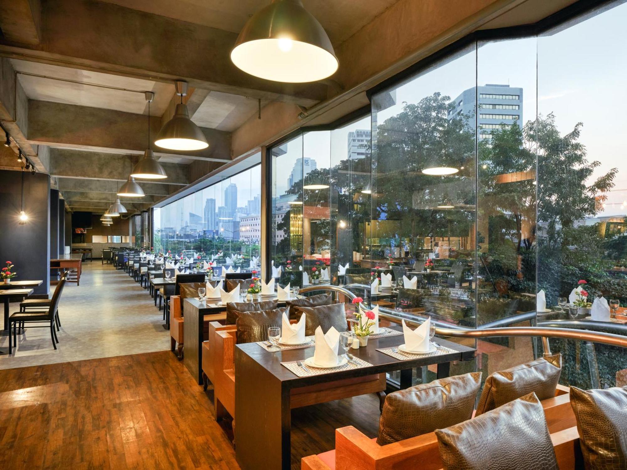 Graph Hotels Bangkok Esterno foto